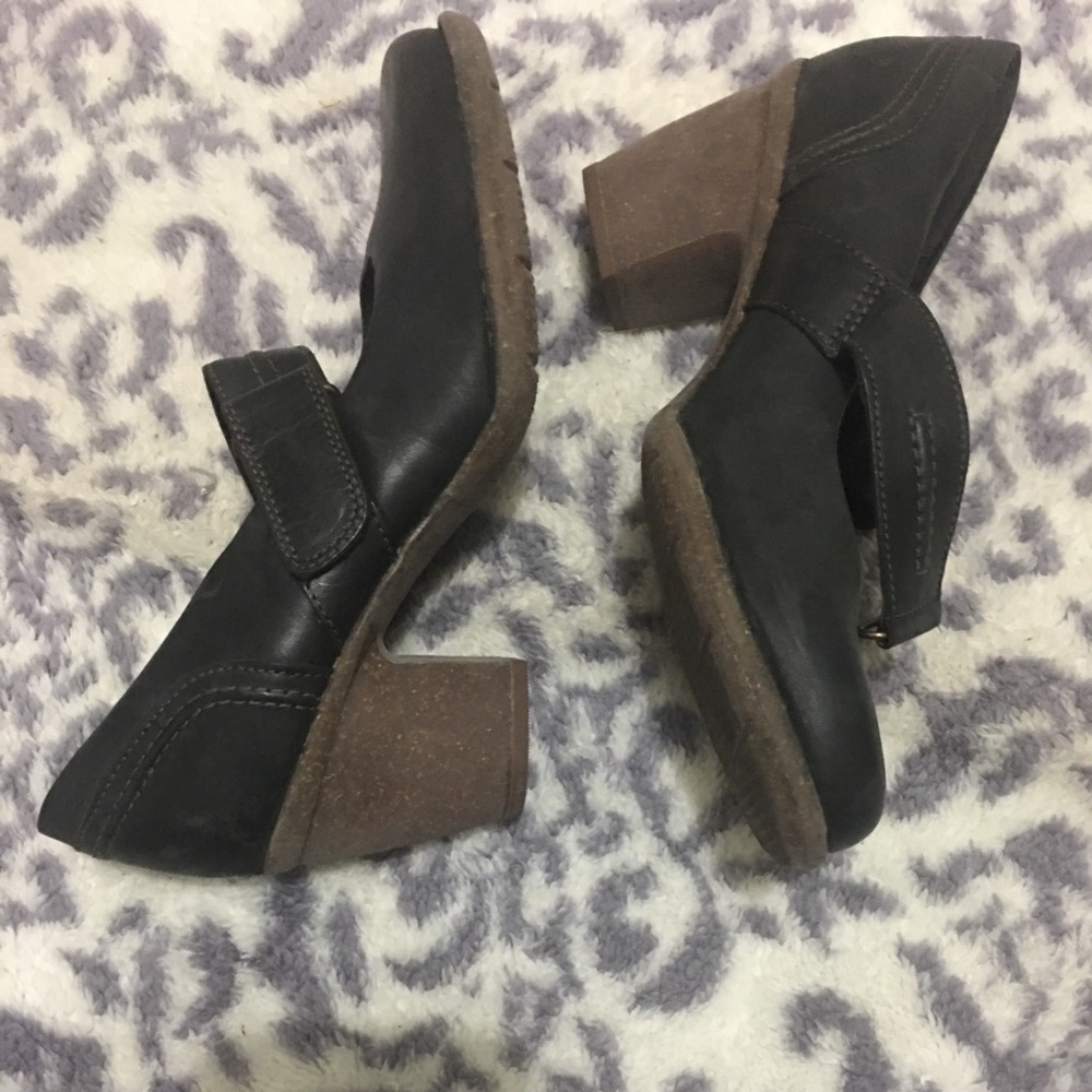 Clarks artisan heels